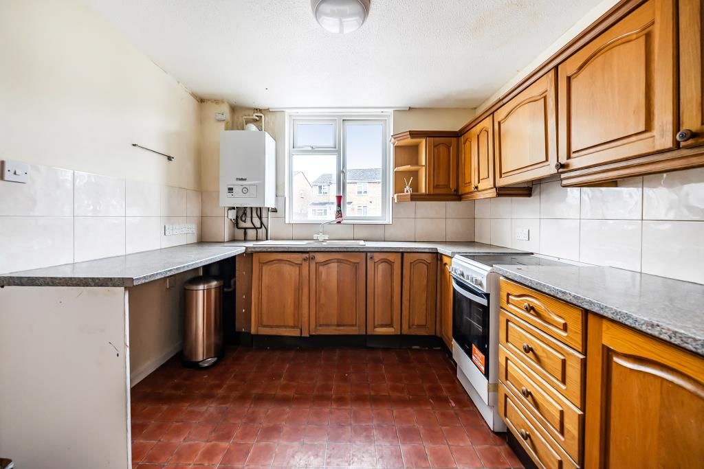 Property photo 3 of 20 Kitchen