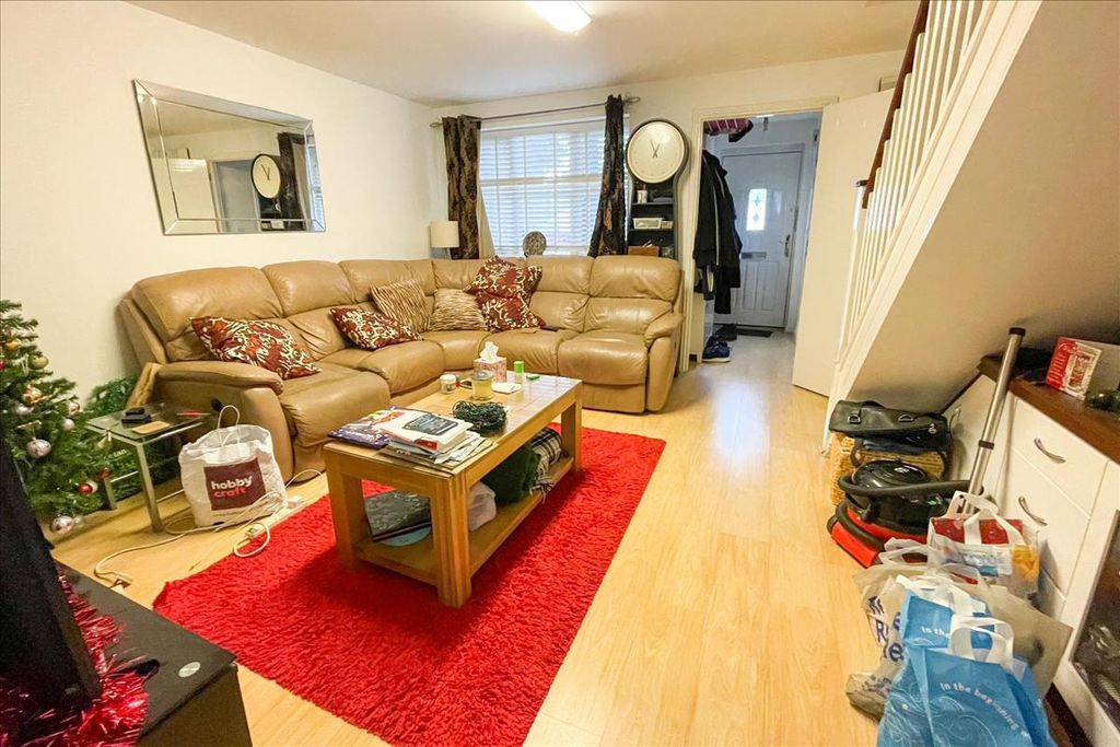 Property photo 3 of 12