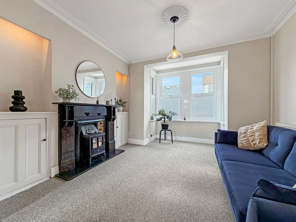 Property photo 2 of 36