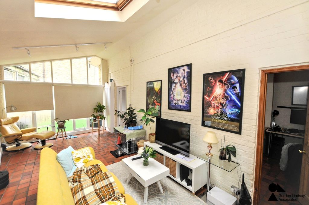 Property photo 2 of 7