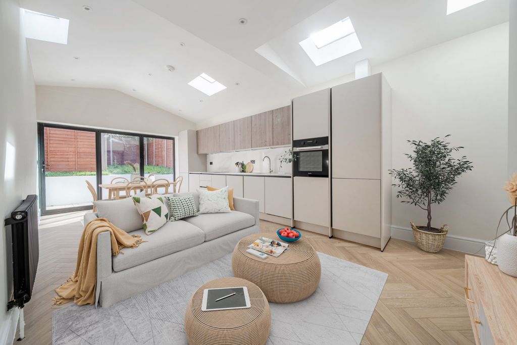 Property photo 1 of 17 Picture No. 32