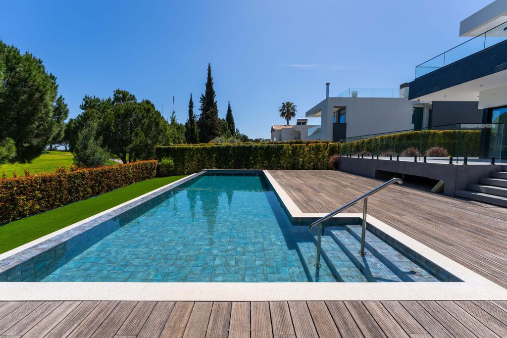 Property photo 1 of 28