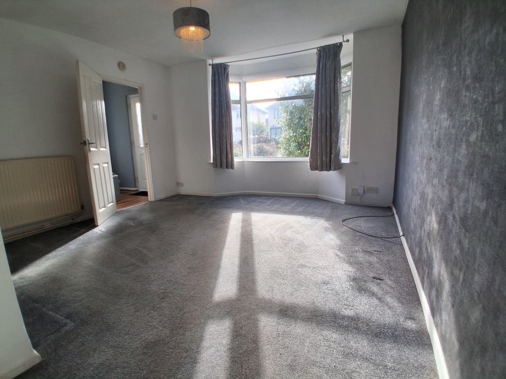 Property photo 2 of 12 Living Room