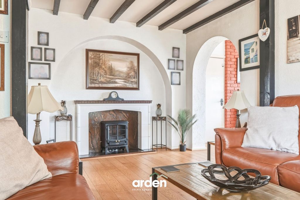 Property photo 2 of 17