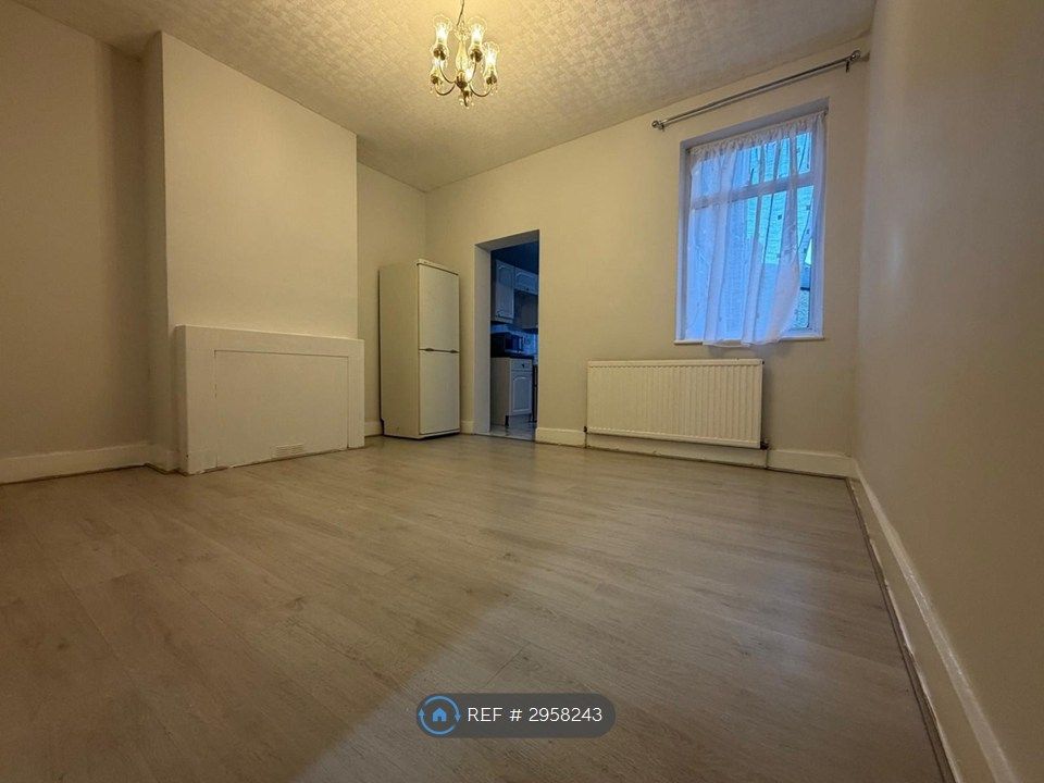 Property photo 3 of 8