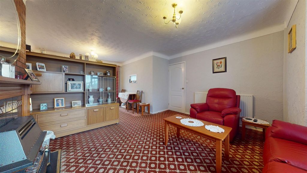 Property photo 3 of 19 Kendal Drive Dining Room