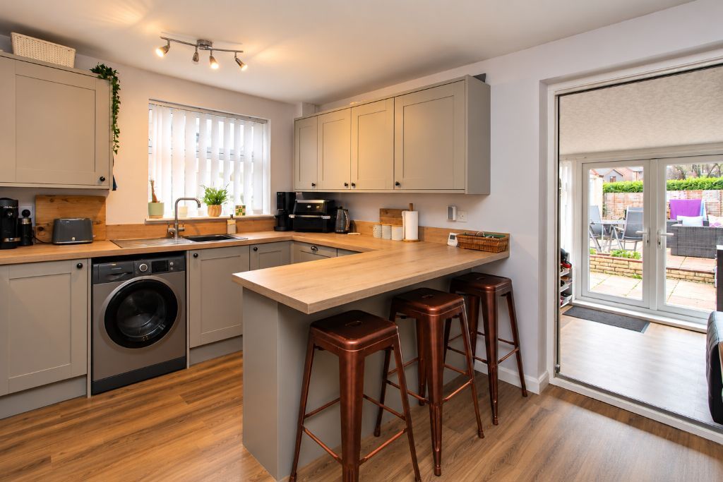 Property photo 2 of 18 Kitchen/Diner