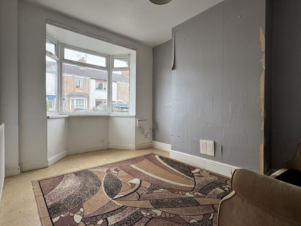 Property photo 2 of 8 l