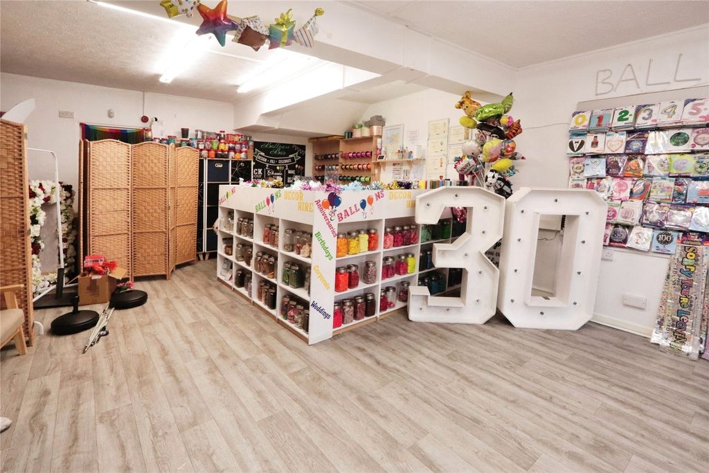 Property photo 2 of 13 Picture No. 14