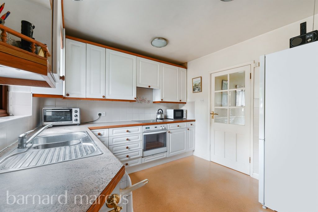 Property photo 2 of 9