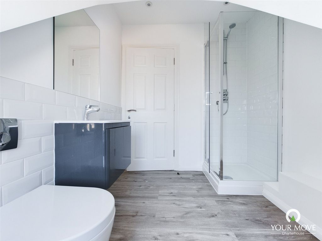Property photo 3 of 6 En-Suite Shower