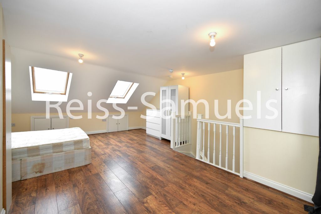 Property photo 1 of 37