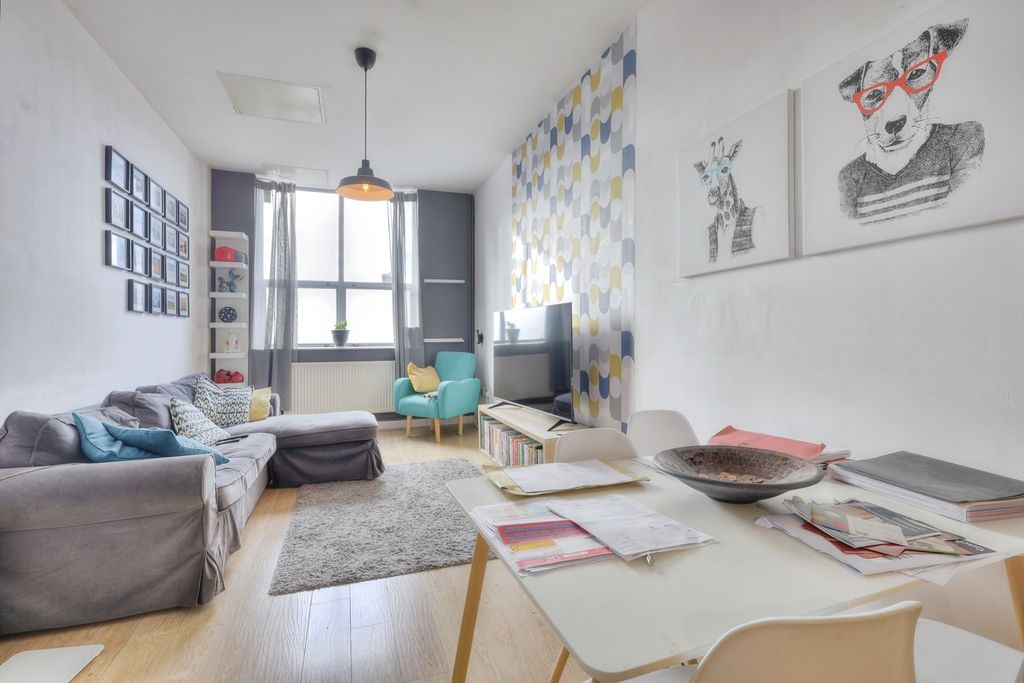 Property photo 2 of 15 Living Room