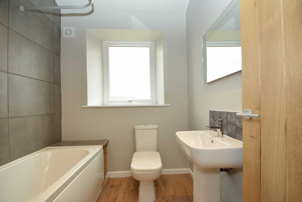 Property photo 3 of 12 Bathroom