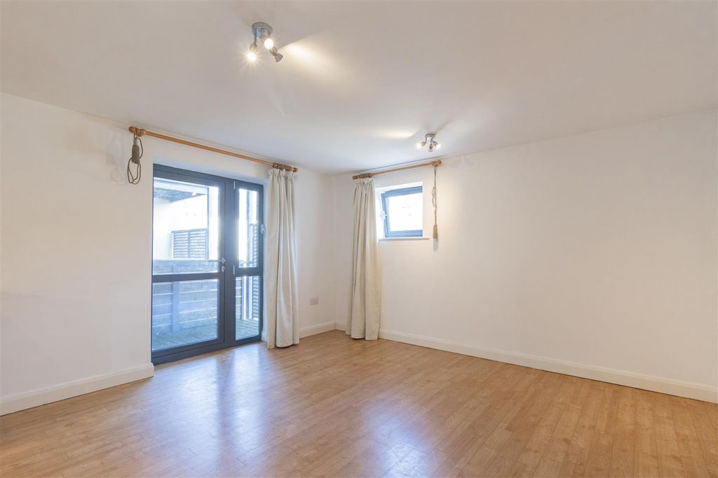 Property photo 2 of 12 Image00008.Jpeg