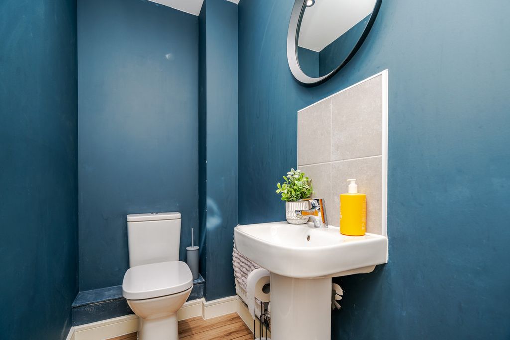 Property photo 3 of 19