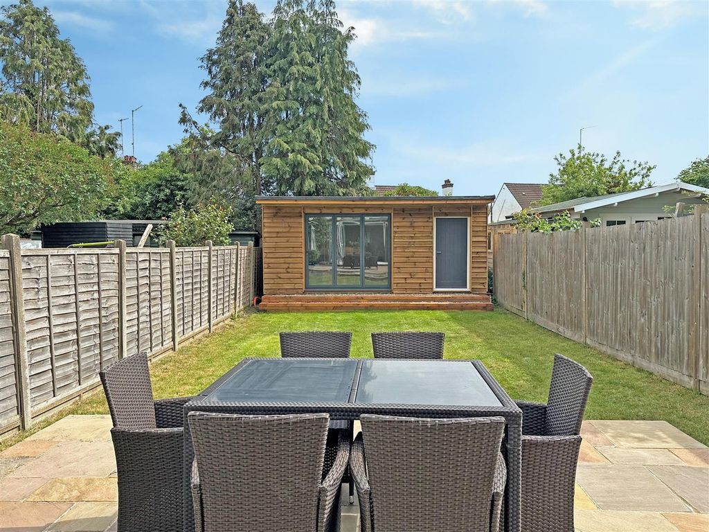 Property photo 2 of 21