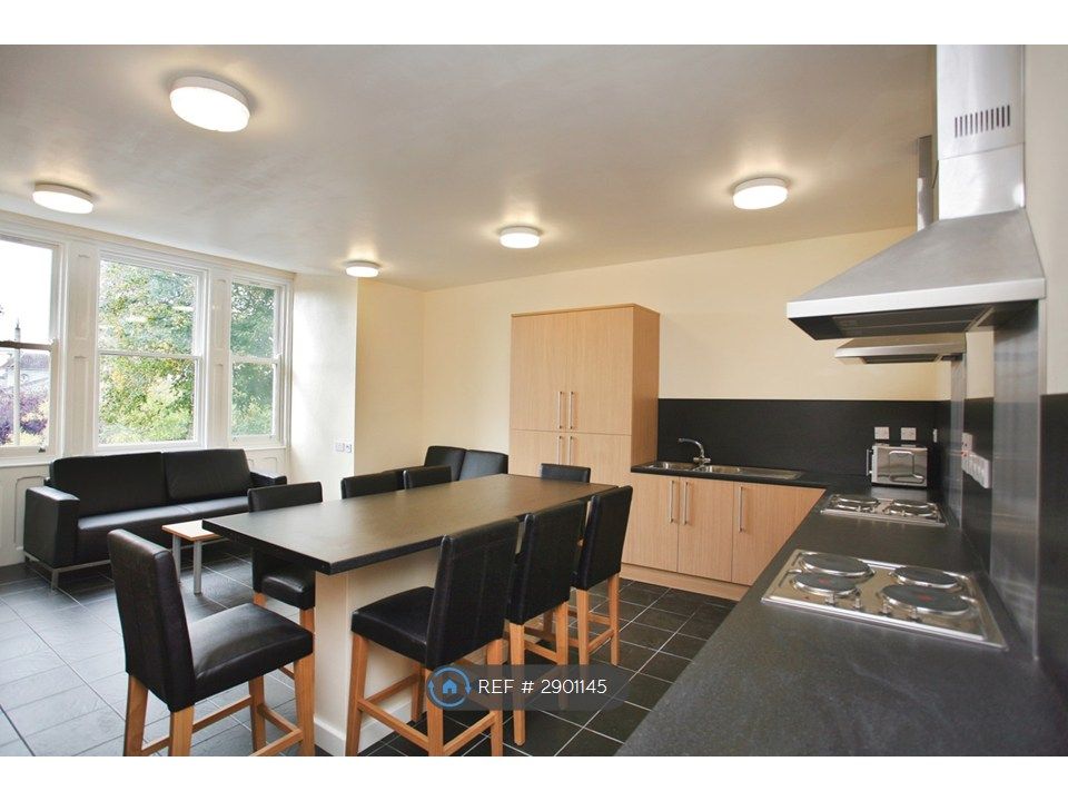 Property photo 2 of 8 Shared Kitchen Area