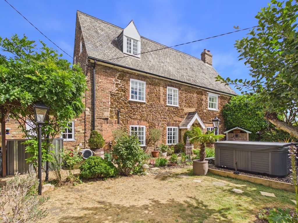 Property photo 1 of 35