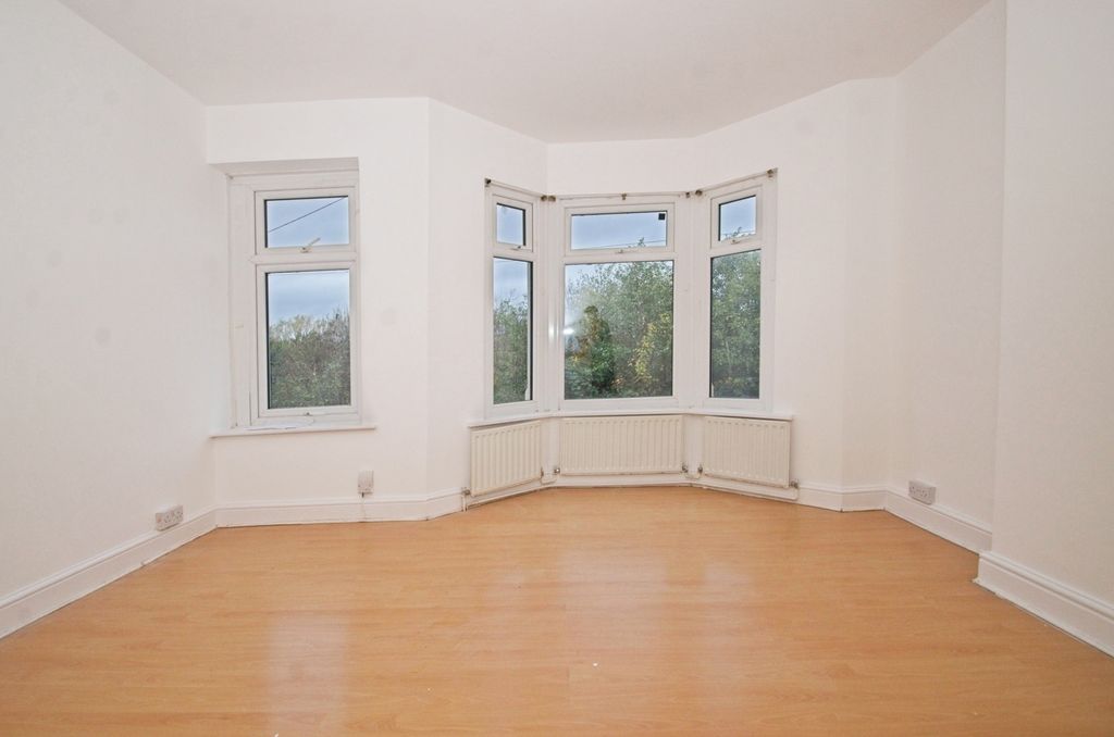 Property photo 2 of 17 Living/Dining Area