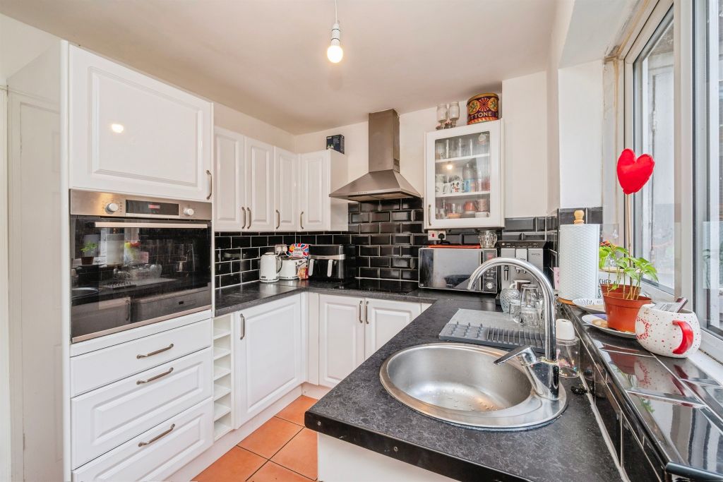 Property photo 2 of 18