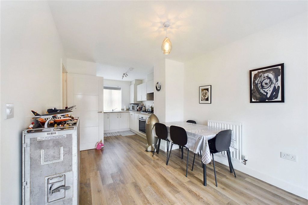 Property photo 3 of 13 Dining Area