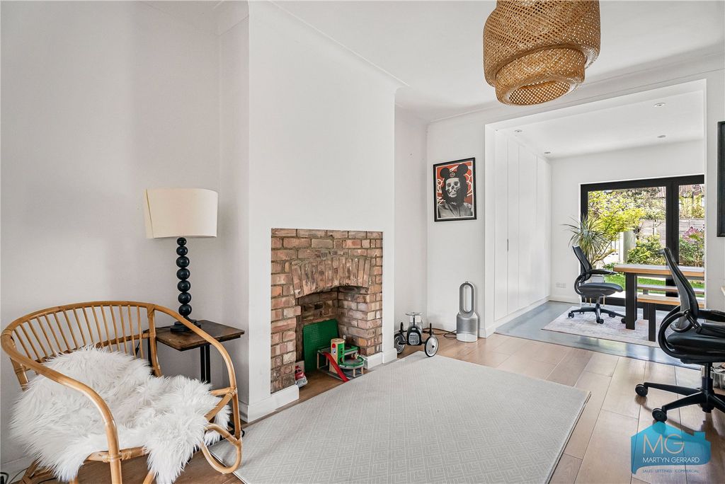 Property photo 3 of 17 Picture No. 25