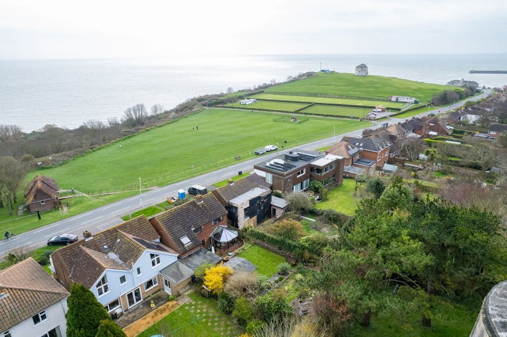 Property photo 2 of 24 Picture 2