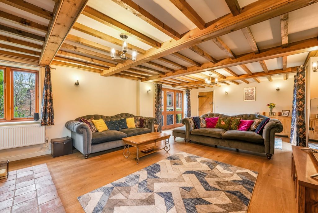 Property photo 2 of 22 Picture No. 18