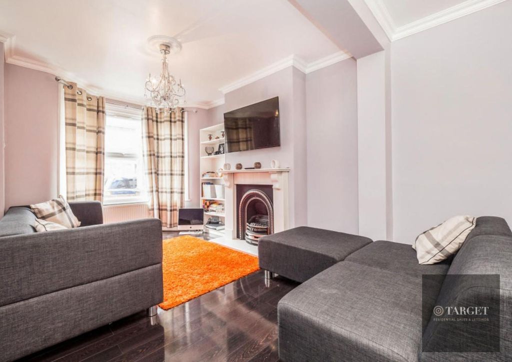 Property photo 1 of 7