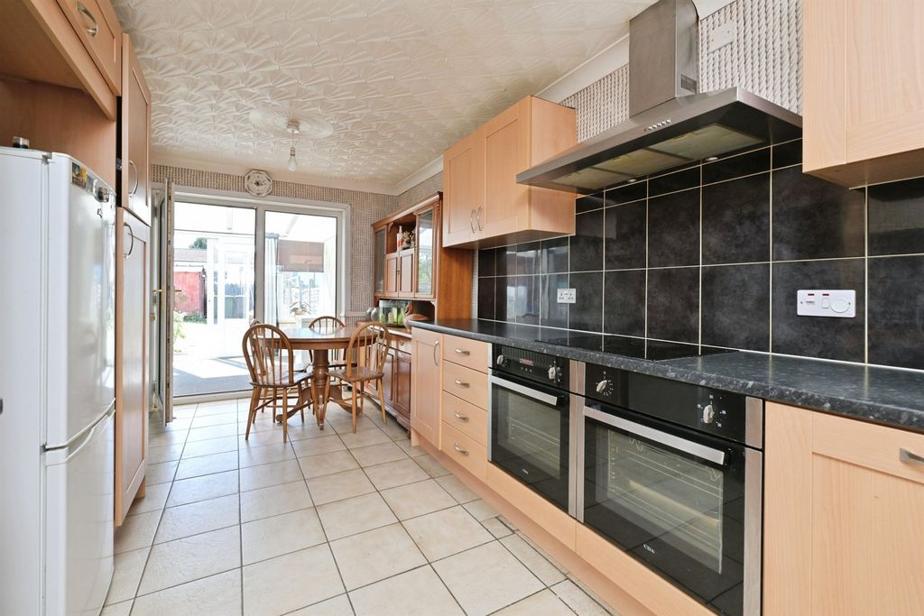 Property photo 2 of 16