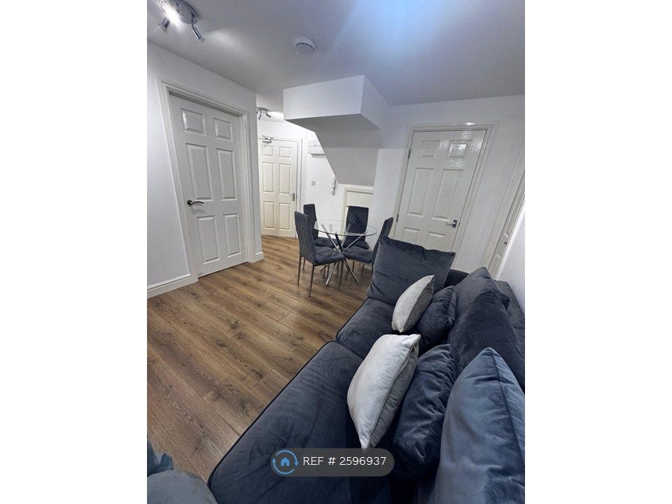 Property photo 2 of 12 Sitting Area