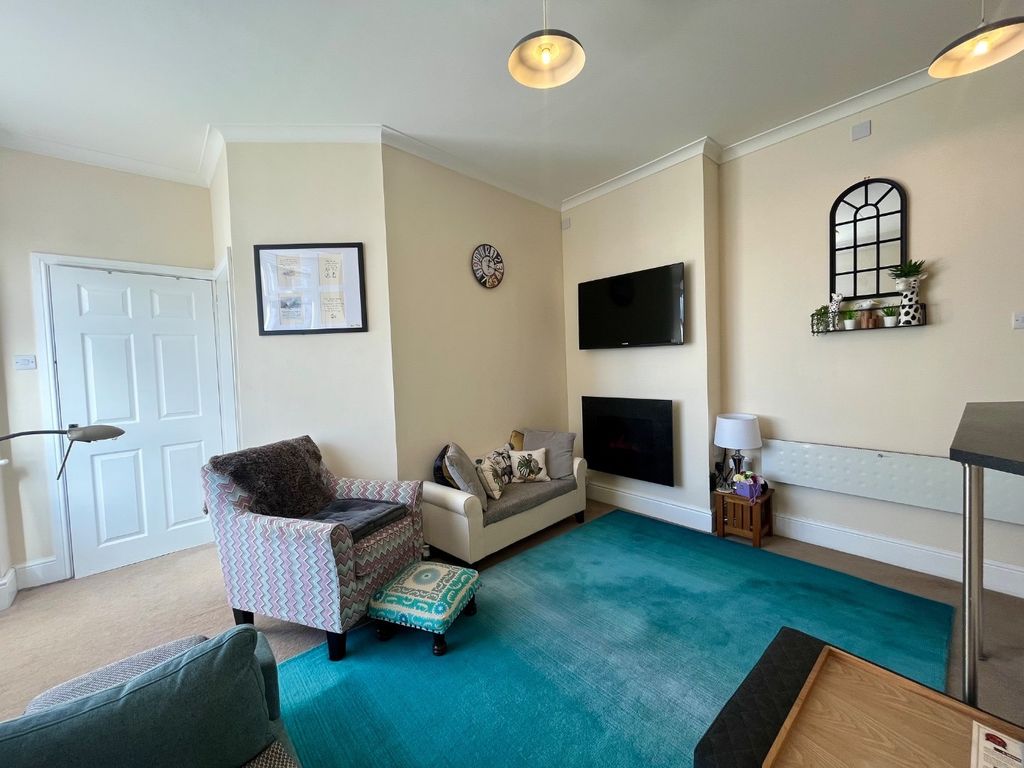 Property photo 1 of 15 4640740