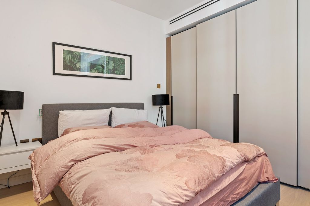 Property photo 3 of 11 Bedroom