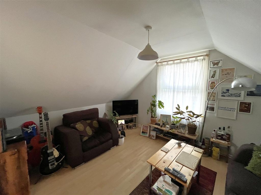 Property photo 3 of 8 Img_8266.Jpg