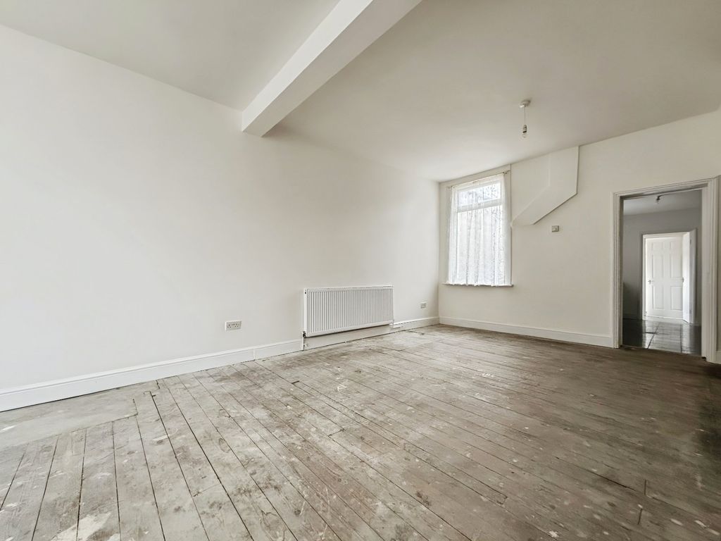 Property photo 2 of 12 02
