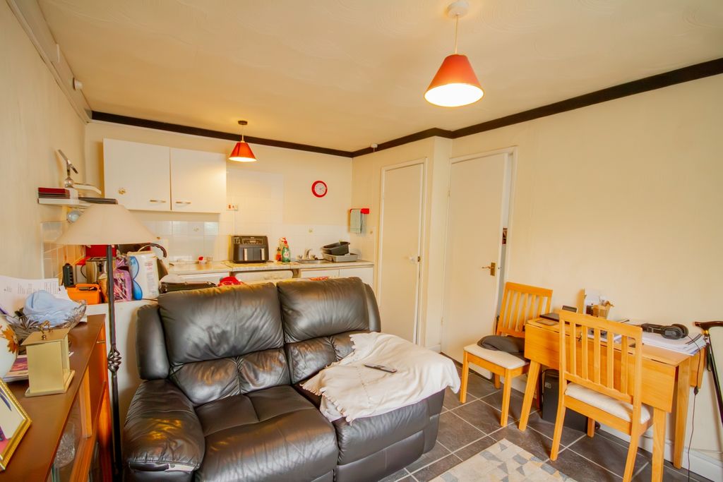 Property photo 2 of 7 To Book A Viewing Call Tps Lostwithiel On 01208 87