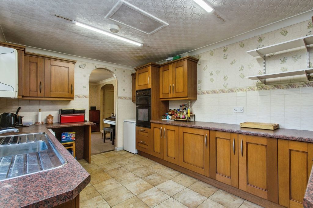 Property photo 3 of 17 Photo