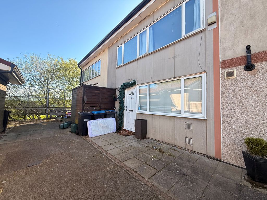 Property photo 1 of 13 Bedroom