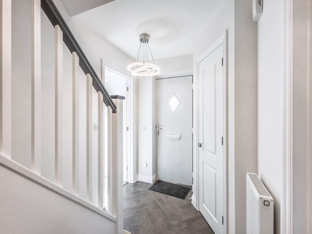 Property photo 2 of 20 Hallway