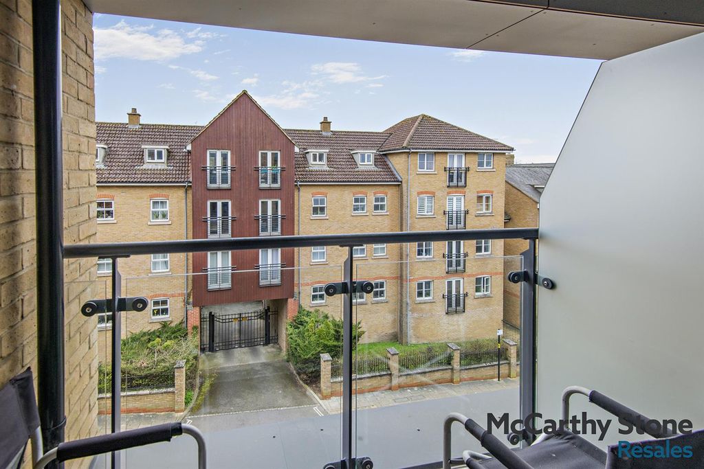 Property photo 2 of 20 8683080-Exterior04-800.Jpg