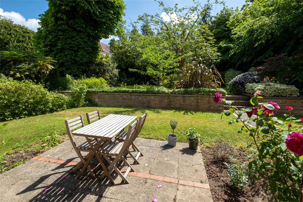 Property photo 2 of 8 Picture No. 13