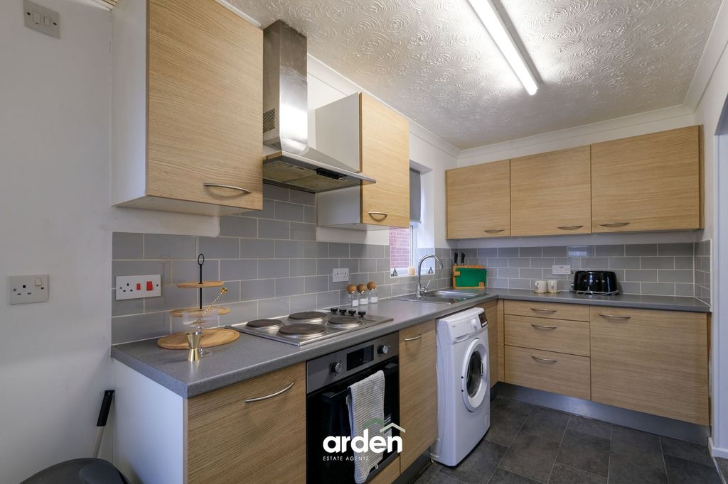 Property photo 2 of 8