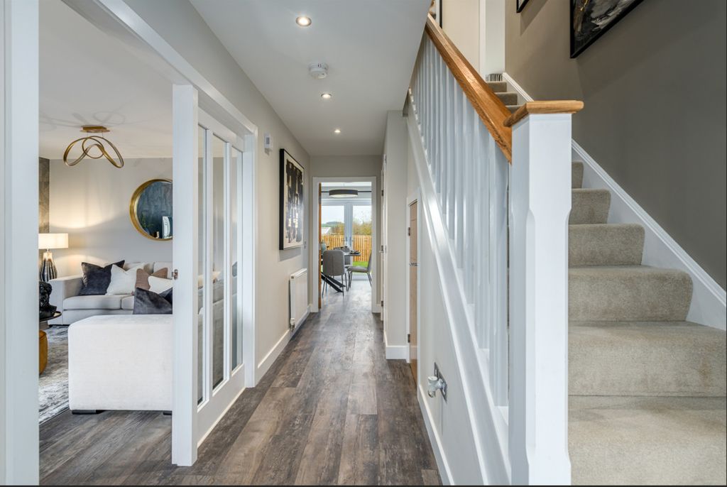 Property photo 3 of 11