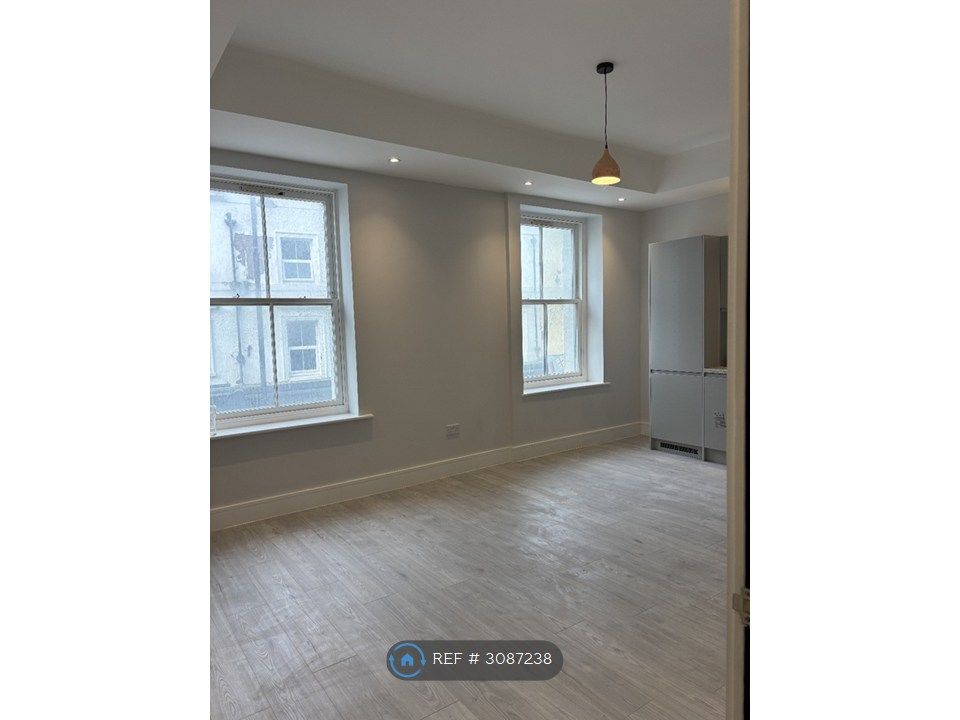 Property photo 2 of 12 Living Room