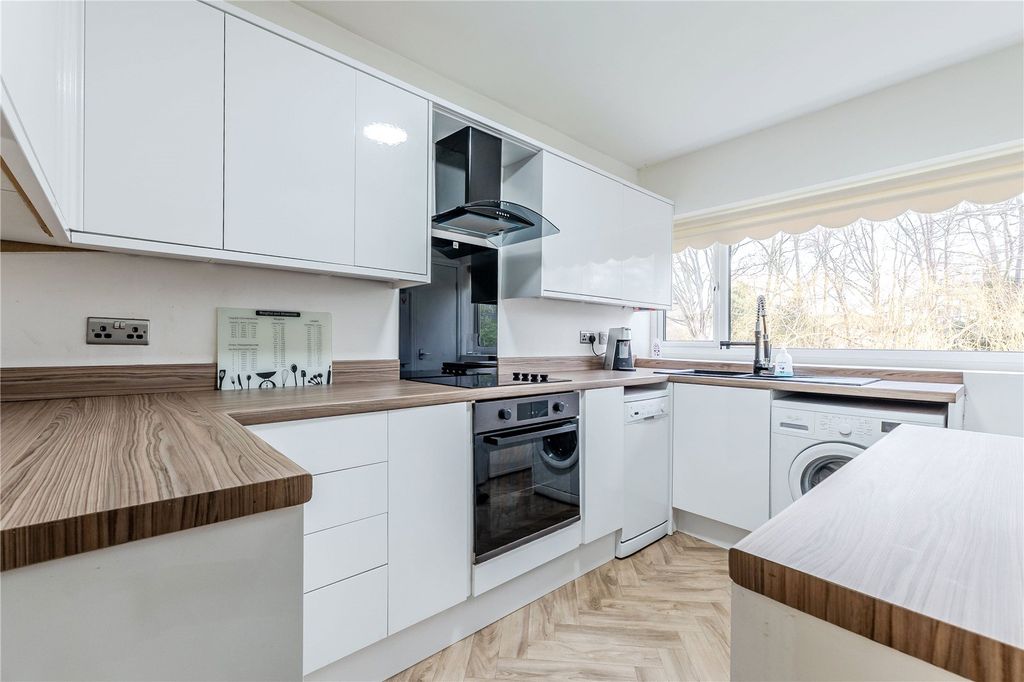 Property photo 2 of 14 Picture No. 10