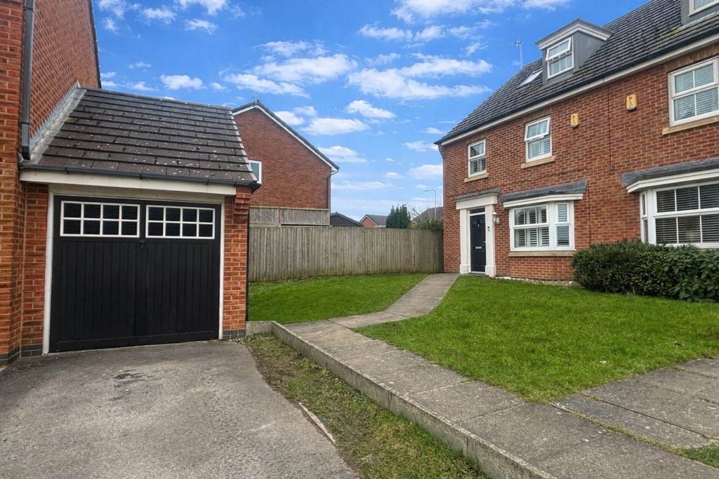 Property photo 1 of 29