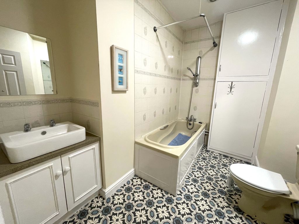 Property photo 2 of 5 Bathroom