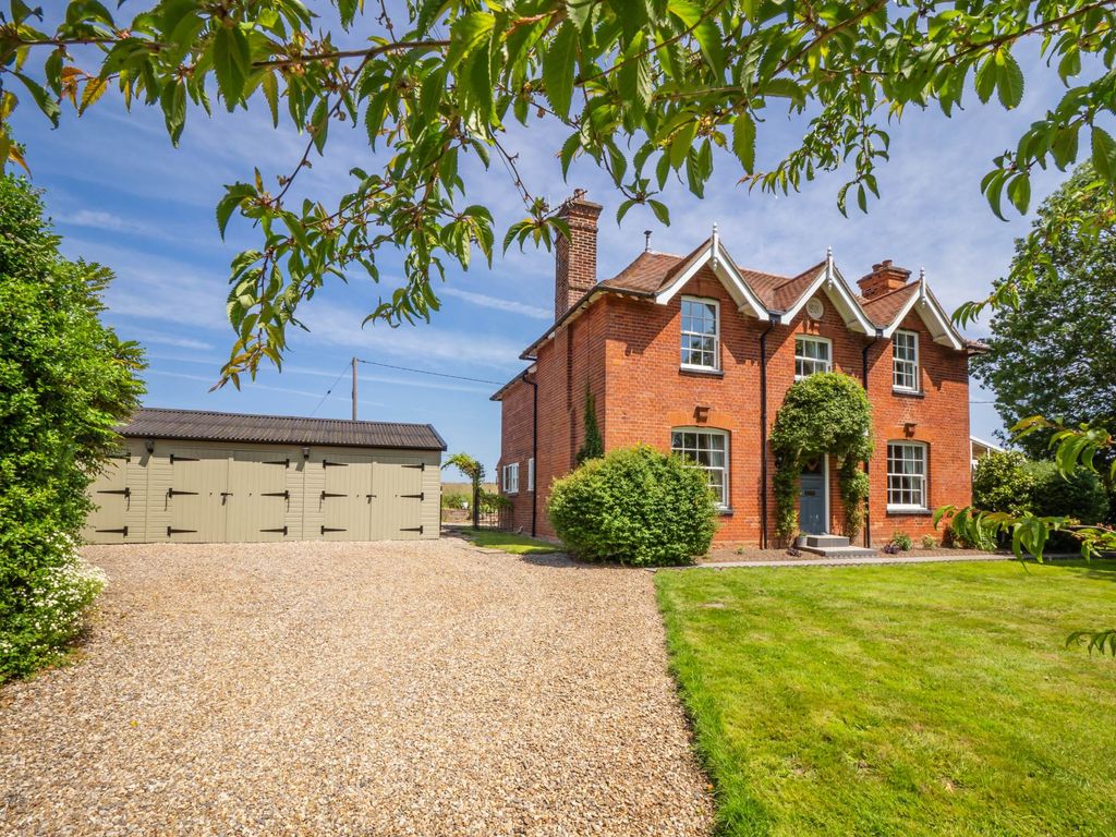 Property photo 1 of 32