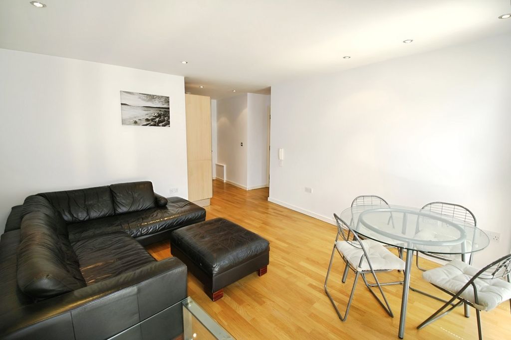 Property photo 3 of 9 Picture No. 17